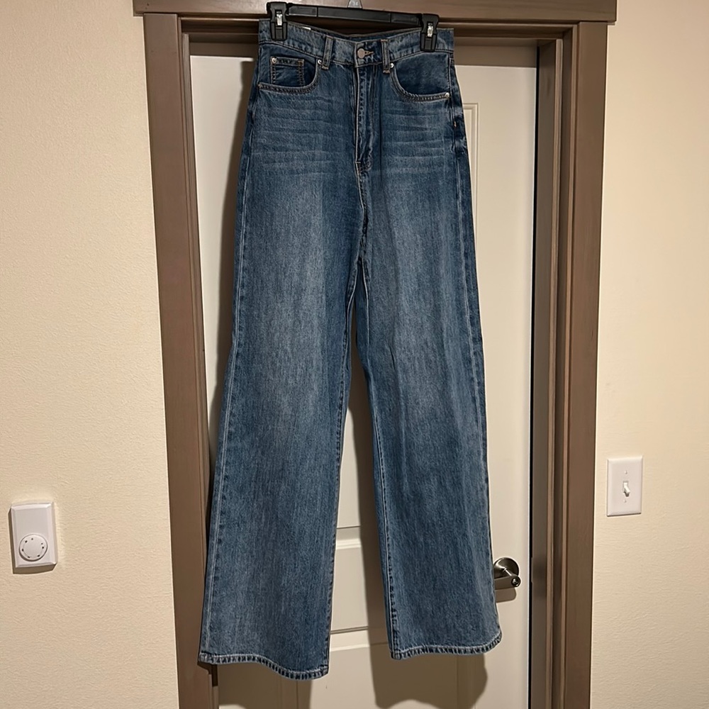 WeWoreWhat high rise wide leg jeans in foam - like new size 27